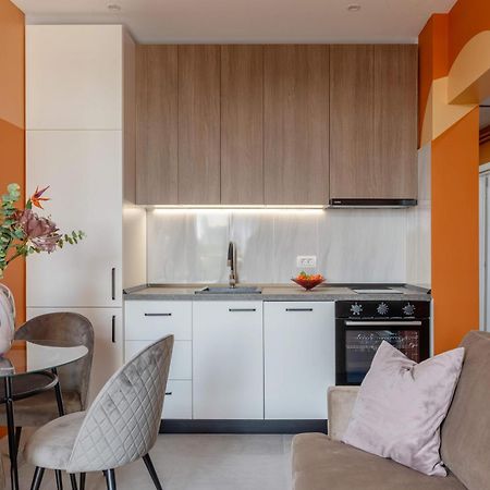 Ferienwohnung Playful & Bright 1Br Near The Faculty Of Law Bukarest Exterior foto